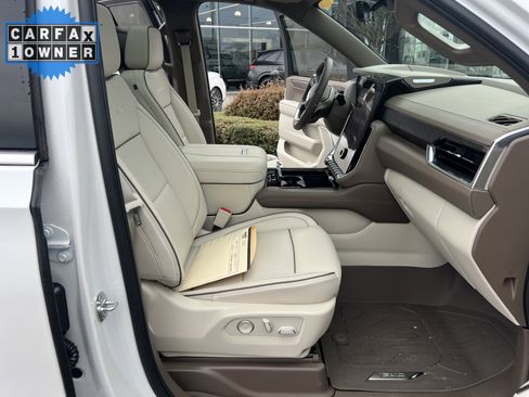 Used 2025 GMC Yukon XL Denali w/ Denali Reserve Package image 35