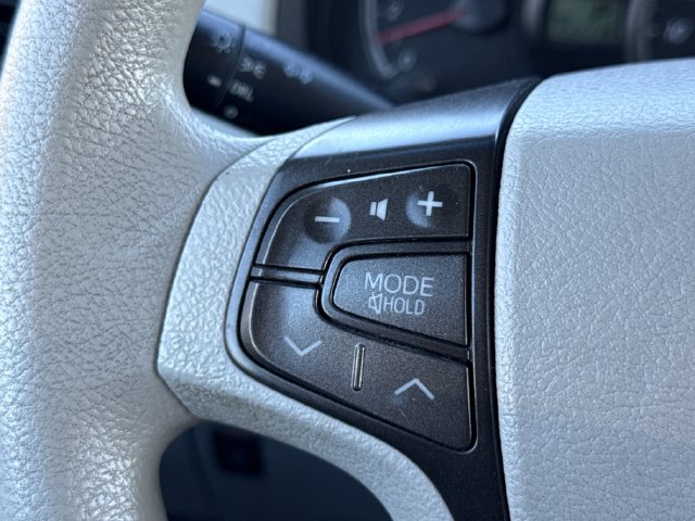 Used 2011 Toyota Sienna LE FWD image 31
