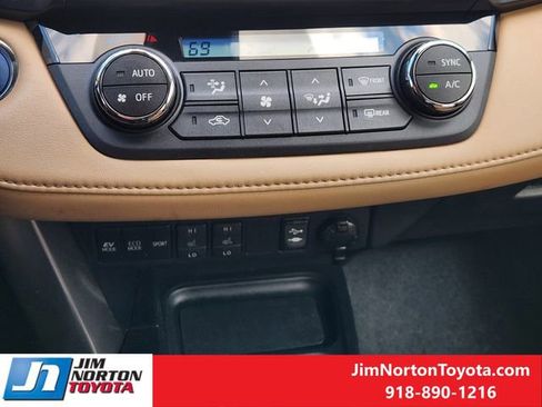 Used 2018 Toyota RAV4 Limited image 22