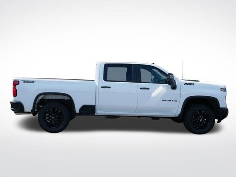 New 2026 Chevrolet Silverado 2500 LT w/ Trail Boss Package AWD/4WD image 2