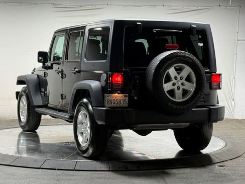 Used 2018 Jeep Wrangler Unlimited Sport S AWD/4WD image 2