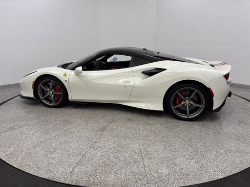 Used 2020 Ferrari F8 Tributo RWD image 4