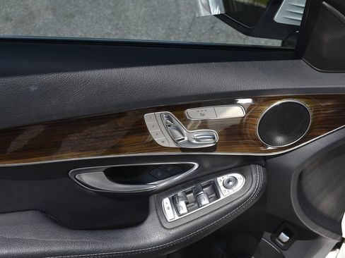 Used 2018 Mercedes-Benz C 300 4MATIC Sedan image 12