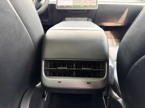 Used 2022 Tesla Model 3 Long Range AWD/4WD image 17