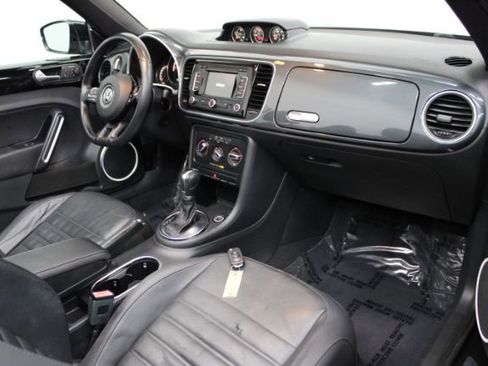 Used 2013 Volkswagen Beetle 2.0T image 23