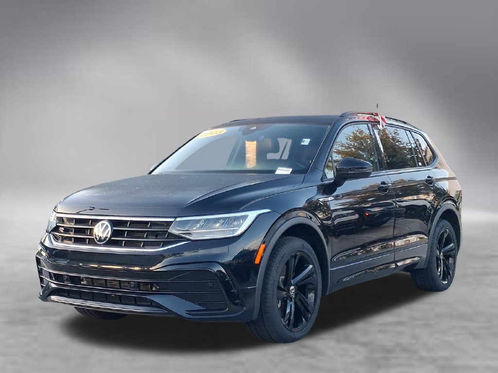 Used 2023 Volkswagen Tiguan SE R-Line FWD image 3