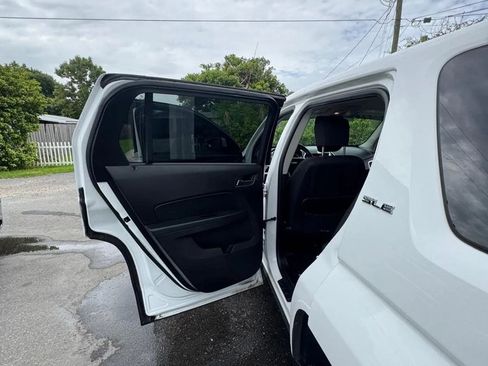 Used 2011 GMC Terrain SLE FWD image 15