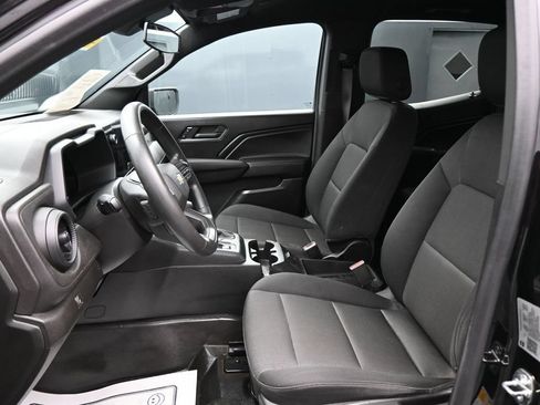 Used 2023 Chevrolet Colorado W/T RWD image 9