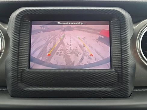 Used 2021 Jeep Wrangler Unlimited Sahara image 24