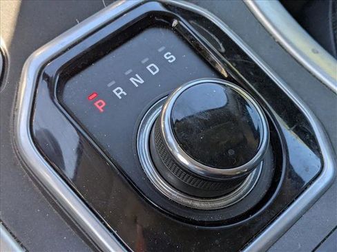 Used 2017 Land Rover Range Rover Evoque SE Premium image 12