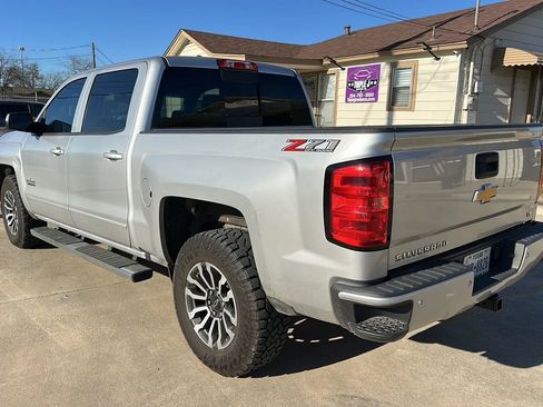 Used 2018 Chevrolet Silverado 1500 LT w/ Texas Edition image 3