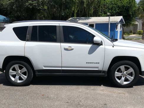 Used 2014 Jeep Compass Latitude image 2