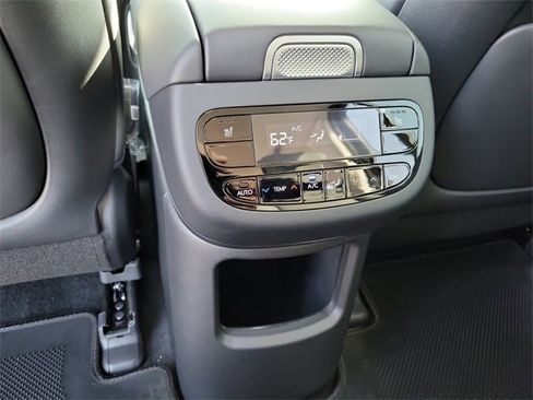 New 2026 Hyundai Ioniq 9 SEL image 18