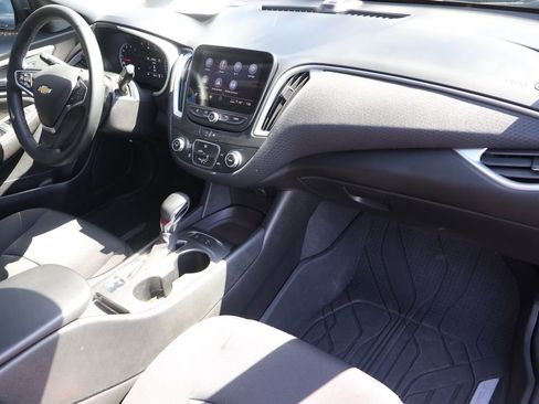 Certified 2025 Chevrolet Malibu RS w/ LPO, Floor Liner Package image 38