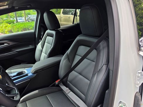 New 2026 Chevrolet Equinox EV LT AWD/4WD image 21