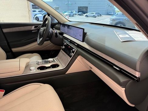 Used 2026 Genesis GV80 2.5T Prestige AWD/4WD image 15