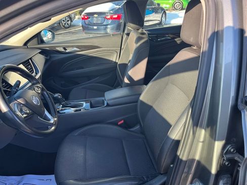 Used 2018 Buick Regal Preferred w/ Sights and Sounds Package image 19