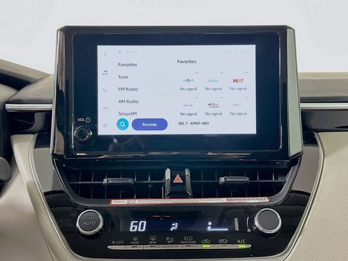 Used 2025 Toyota Corolla LE image 22