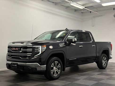 Used 2025 GMC Sierra 1500 SLT AWD/4WD image 1