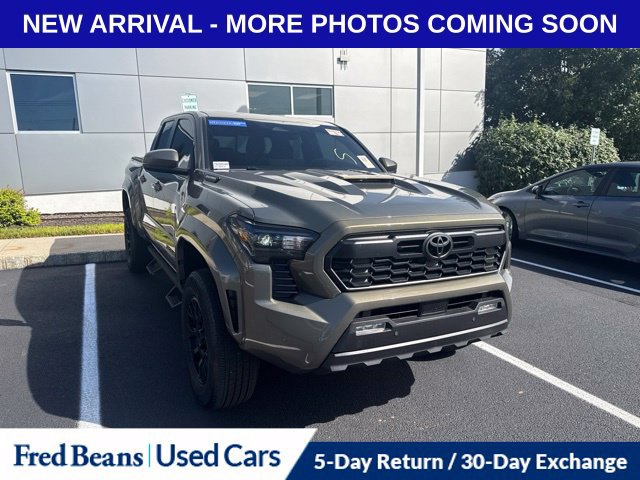 Used 2025 Toyota Tacoma TRD Sport w/ TRD Sport Upgrade Package AWD/4WD image 1