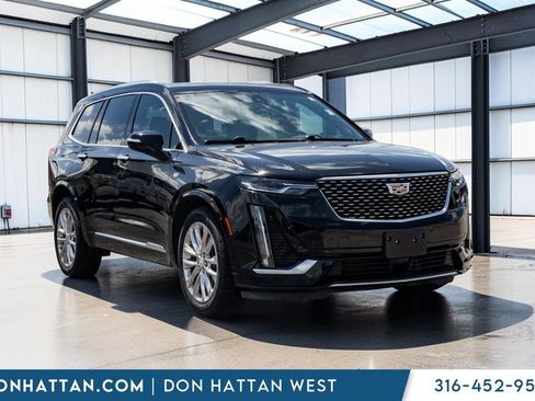 Used 2022 Cadillac XT6 Premium Luxury w/ Technology Package FWD image 24