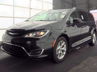 Used 2019 Chrysler Pacifica Touring-L Plus w/ Advanced Safetytec Group