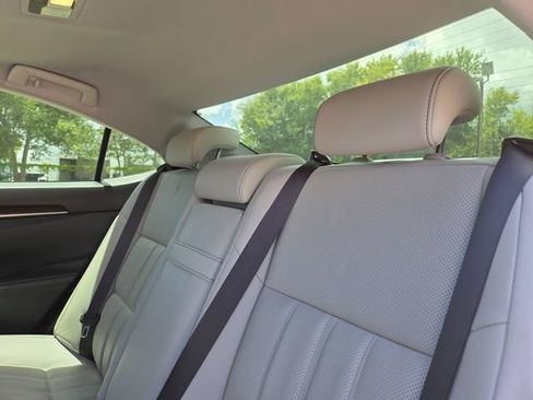 Used 2017 Lexus ES 300h w/ Luxury Package FWD image 16