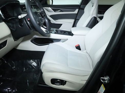Used 2026 Jaguar F-PACE SVR image 19