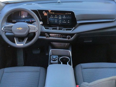New 2026 Chevrolet Equinox LT w/ Safety and Technology Package FWD image 21
