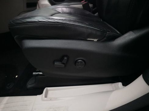 Used 2017 Chrysler Pacifica Touring-L w/ Tire & Wheel Group FWD image 30
