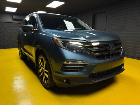 Used 2016 Honda Pilot Touring image 3
