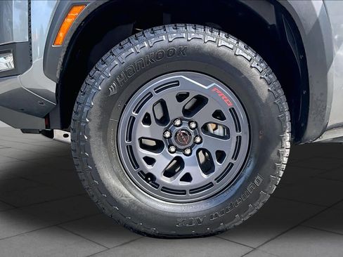 Used 2026 Nissan Frontier PRO-4X AWD/4WD image 11