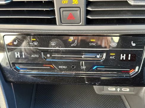 Used 2025 Volkswagen Jetta Sport image 29