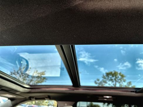 Used 2023 GMC Yukon Denali Ultimate image 19