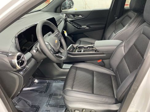 New 2026 Chevrolet Equinox LT w/ Convenience Package II image 23