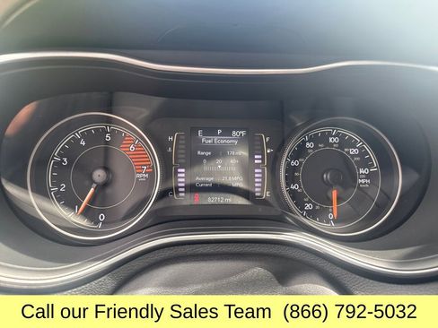 Used 2019 Jeep Cherokee Latitude Plus w/ Cold Weather Group AWD/4WD image 16