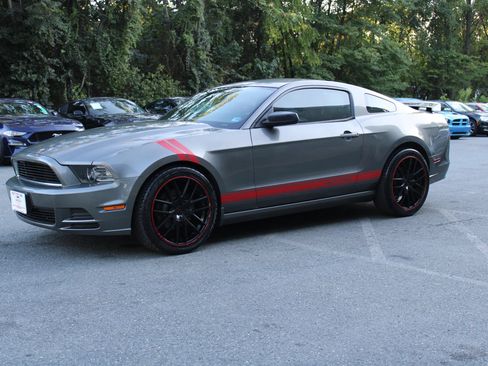 Used 2014 Ford Mustang Coupe RWD image 4