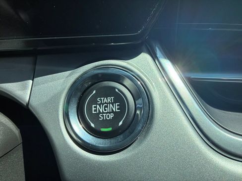 Used 2025 Chevrolet Trax LT w/ LT Convenience Package FWD image 25