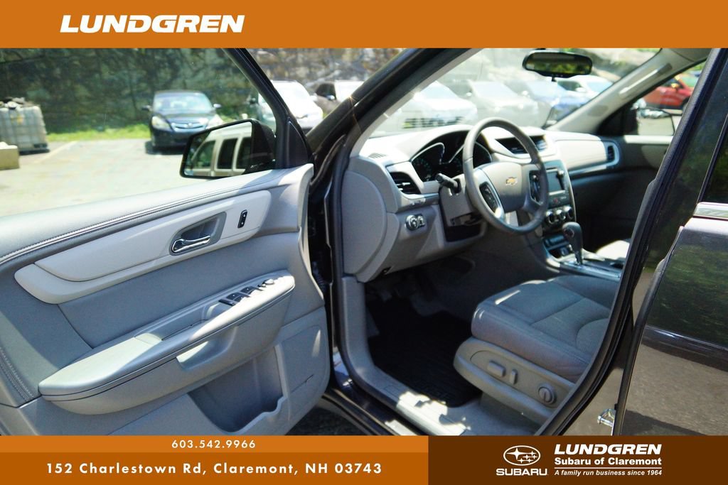 Used 2015 Chevrolet Traverse LT w/ Traveler's Package FWD image 12