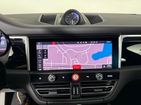 New 2025 Porsche Macan image 31