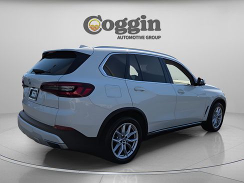 Used 2021 BMW X5 xDrive45e w/ Parking Assistance Package AWD/4WD image 6