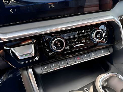 Used 2024 GMC Sierra 1500 Denali Ultimate image 19