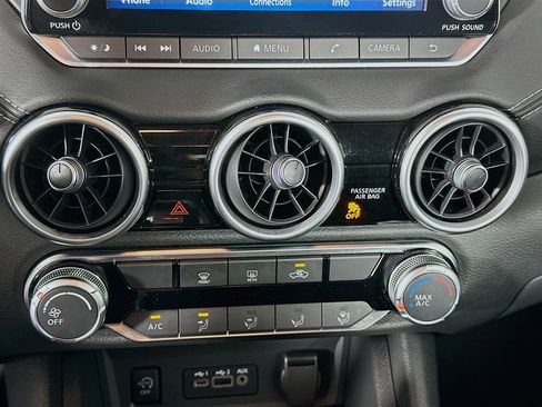 Used 2025 Nissan Sentra SV image 22