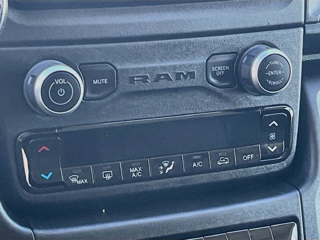 Used 2025 RAM ProMaster 2500 w/ Convenience Group FWD image 23