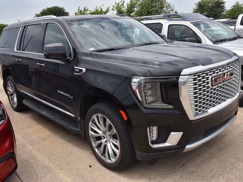 Used 2022 GMC Yukon XL Denali AWD/4WD image 4