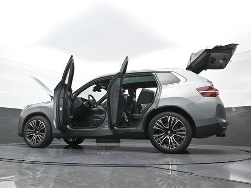 Used 2025 BMW X3 xDrive30i AWD/4WD image 41