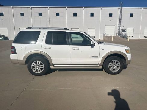 Used 2007 Ford Explorer Eddie Bauer image 4