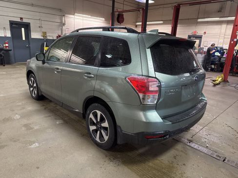 Used 2017 Subaru Forester 2.5i Premium image 2