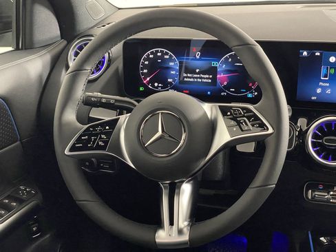 Certified 2025 Mercedes-Benz GLA 250 4MATIC image 26