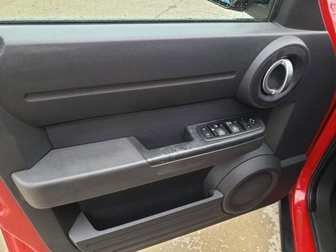 Used 2011 Dodge Nitro Heat AWD/4WD image 12